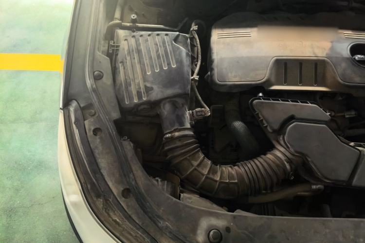 Used Roewe 950 2012 2.4L Luxury Edition Engine Bay Right