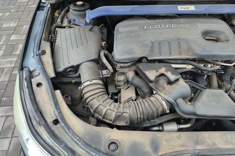Used Roewe 950 2012 2.0L Comfort Edition Engine Bay Right