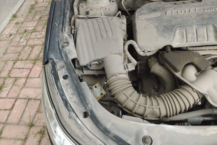Used Roewe 950 2012 2.0L Comfort Edition Engine Bay Right
