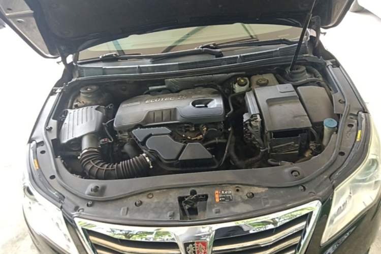 Used Roewe 950 2012 2.4L Luxury Executive Edition Engine Bay