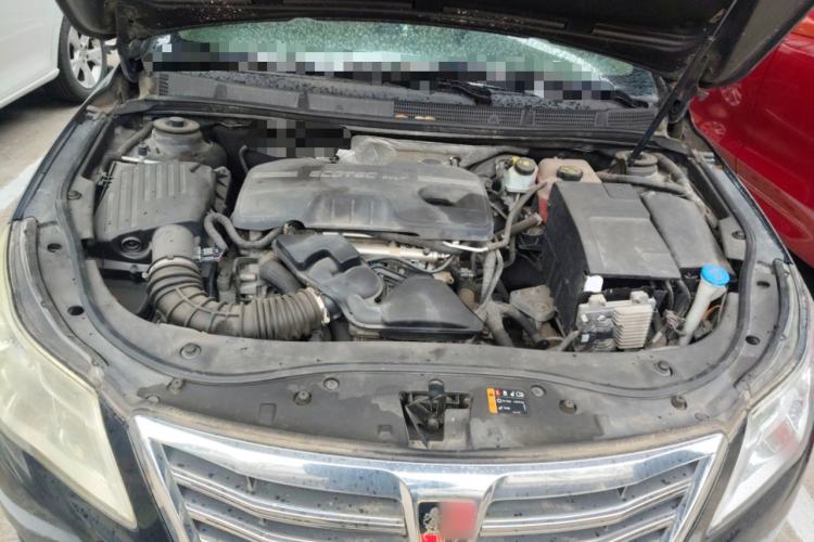 Used Roewe 950 2012 2.0L Comfort Edition Engine Bay