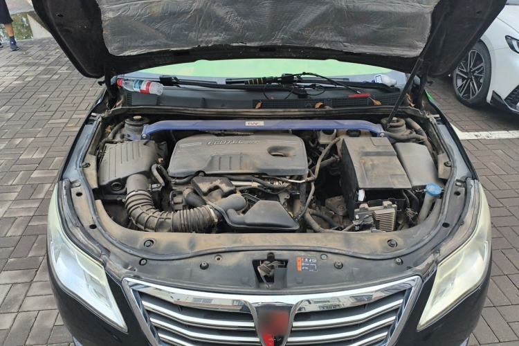 Used Roewe 950 2012 2.0L Comfort Edition Engine Bay