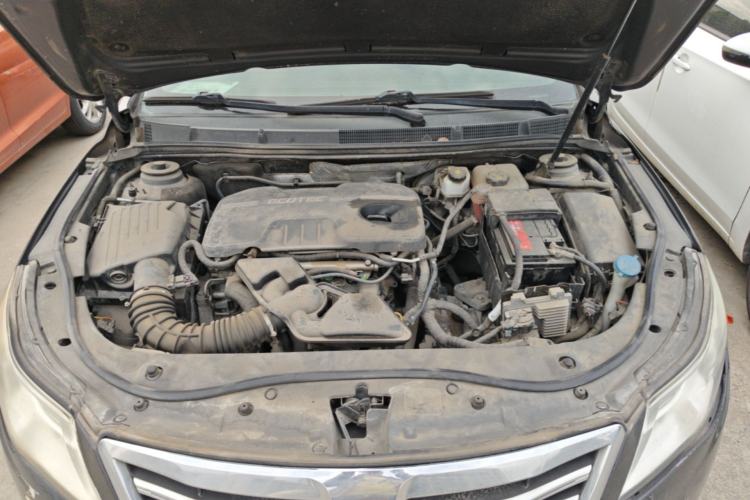Used Roewe 950 2012 2.0L Comfort Edition Engine Bay