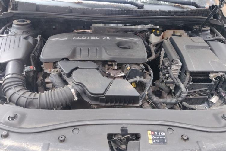 Used Roewe 950 2012 2.4L Luxury Edition Engine Bay
