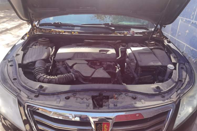 Used Roewe 950 2012 2.4L Luxury Executive Edition Engine Bay