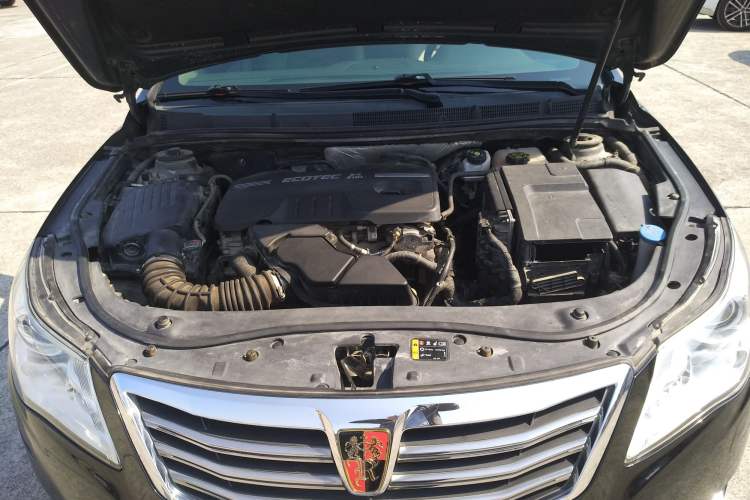 Used Roewe 950 2012 2.4L Luxury Edition Engine Bay