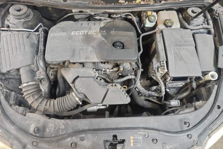 Used Roewe 950 2012 2.4L Luxury Edition Engine Bay