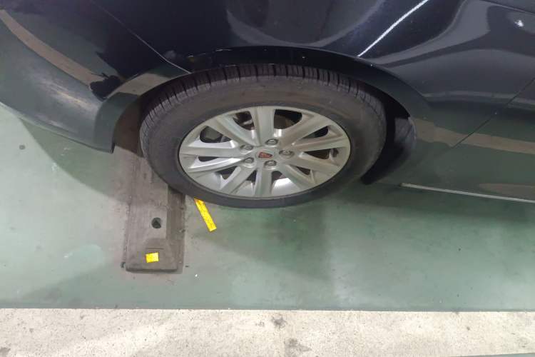 Used Roewe 950 2012 2.0L Elegant Edition Exterior 1