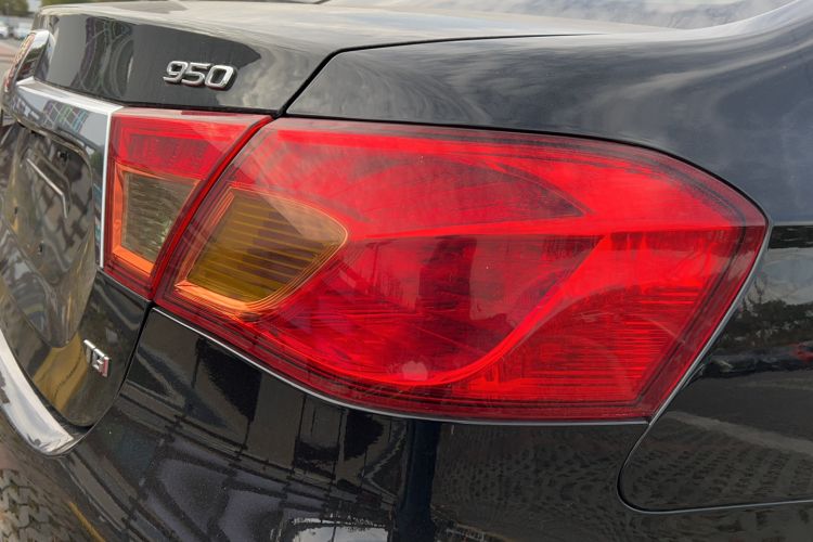 Used Roewe 950 2012 2.4L Luxury Executive Edition Exterior 10