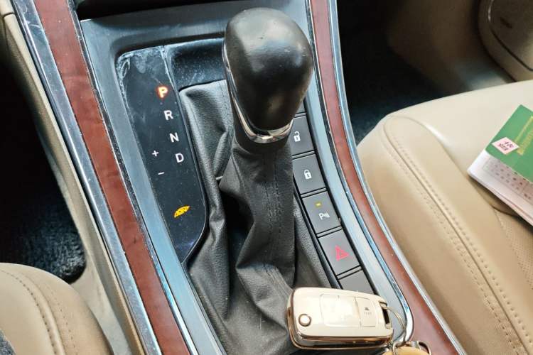 Used Roewe 950 2012 2.4L Luxury Executive Edition Gear Lever