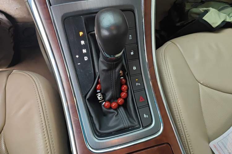 Used Roewe 950 2012 2.4L Luxury Edition Gear Lever