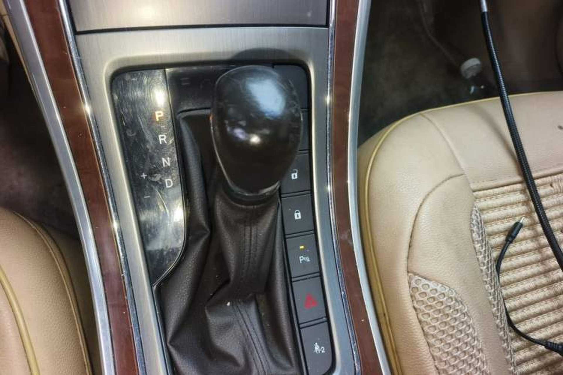 Used Roewe 950 2012 2.0L Comfort Edition Gear Lever
