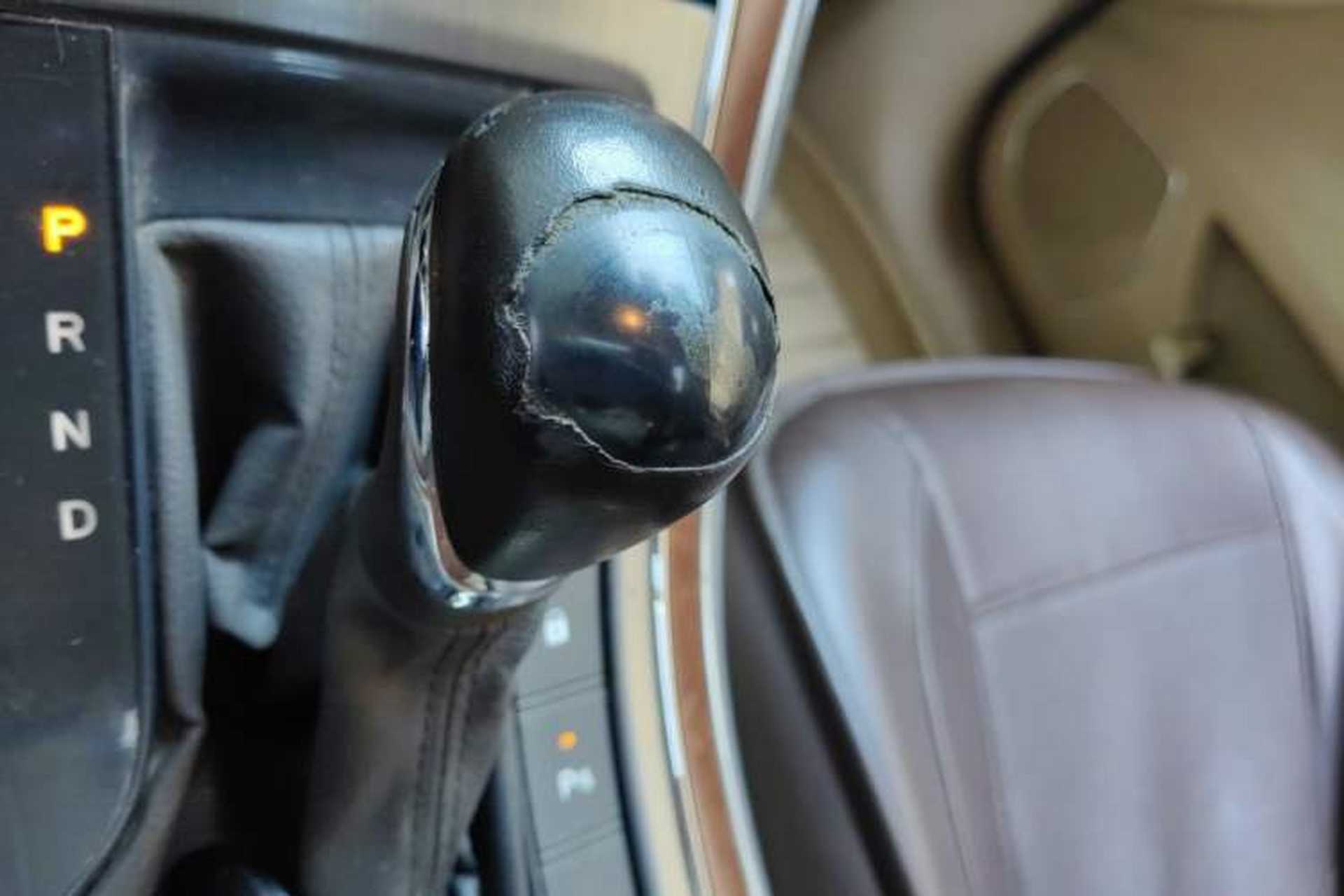 Used Roewe 950 2012 2.0L Comfort Edition Gear Lever