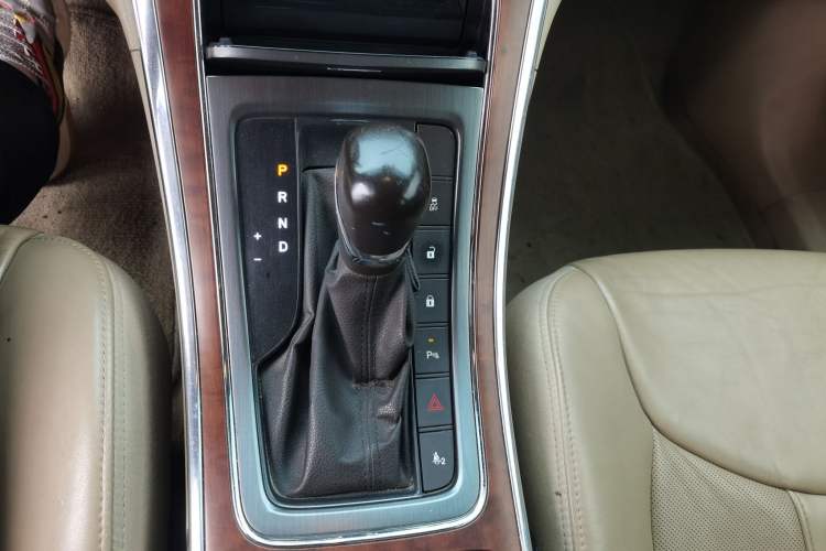 Used Roewe 950 2012 2.4L Luxury Edition Gear Lever