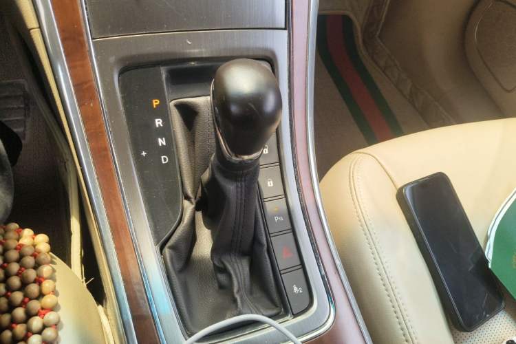 Used Roewe 950 2012 2.0L Comfort Edition Gear Lever