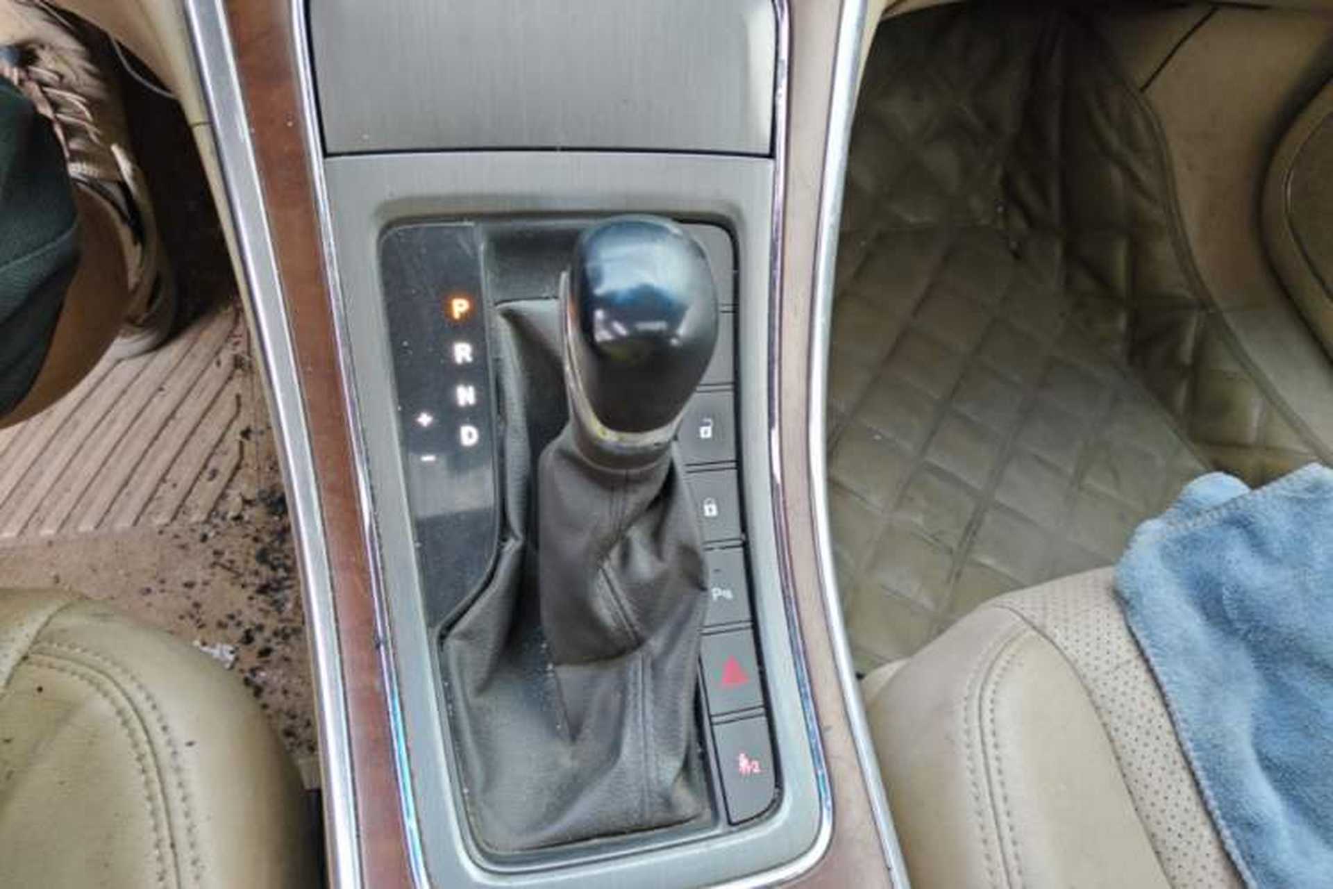 Used Roewe 950 2012 2.0L Comfort Edition Gear Lever