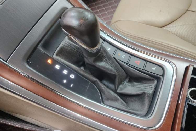 Used Roewe 950 2012 2.4L Luxury Edition Gear Lever