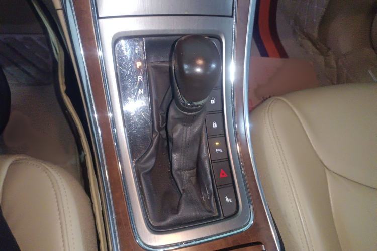 Used Roewe 950 2012 2.0L Elegant Edition Gear Lever