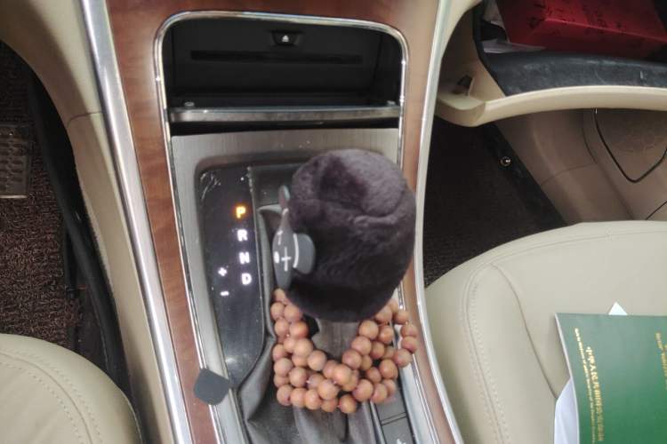 Used Roewe 950 2012 2.0L Comfort Edition Gear Lever