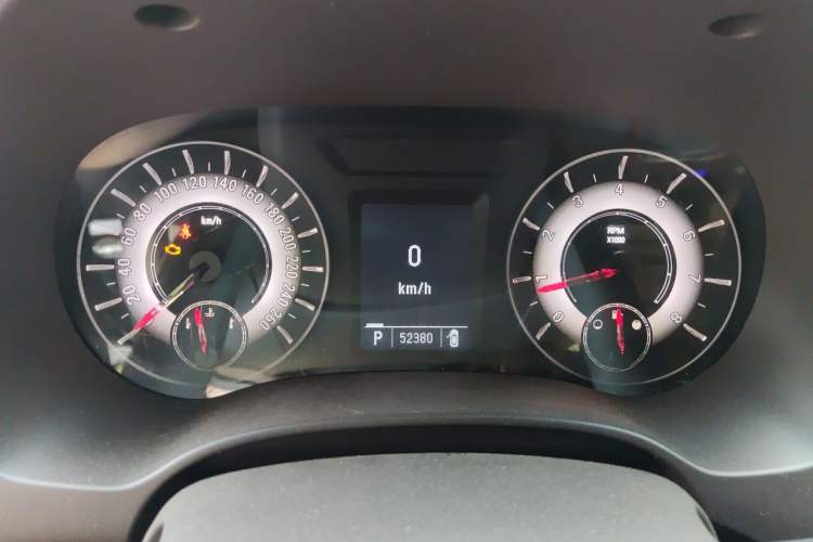 Used Roewe 950 2012 2.0L Comfort Edition Instrument Cluster