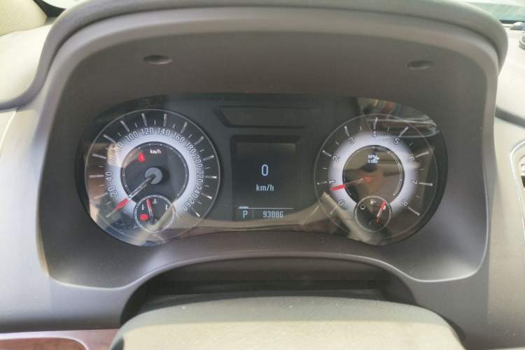 Used Roewe 950 2012 2.0L Comfort Edition Instrument Cluster