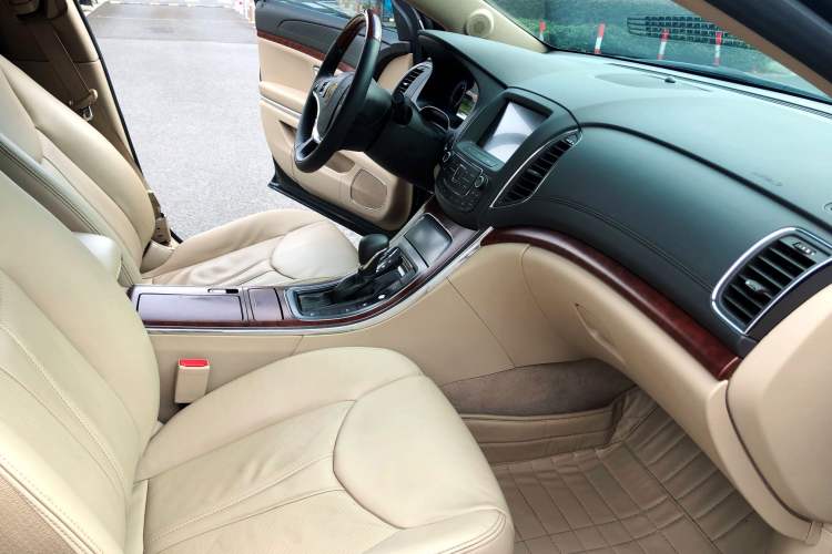 Used Roewe 950 2012 2.4L Luxury Edition Interior 2