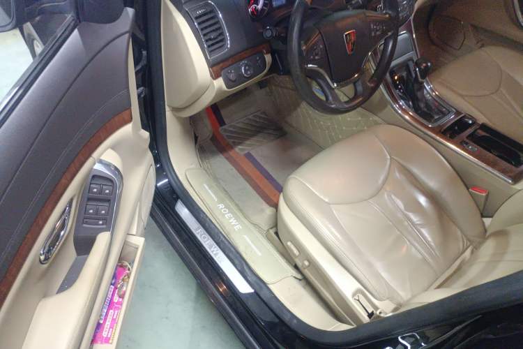 Used Roewe 950 2012 2.0L Elegant Edition Interior 3