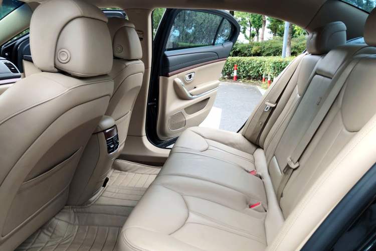 Used Roewe 950 2012 2.4L Luxury Edition Interior 4