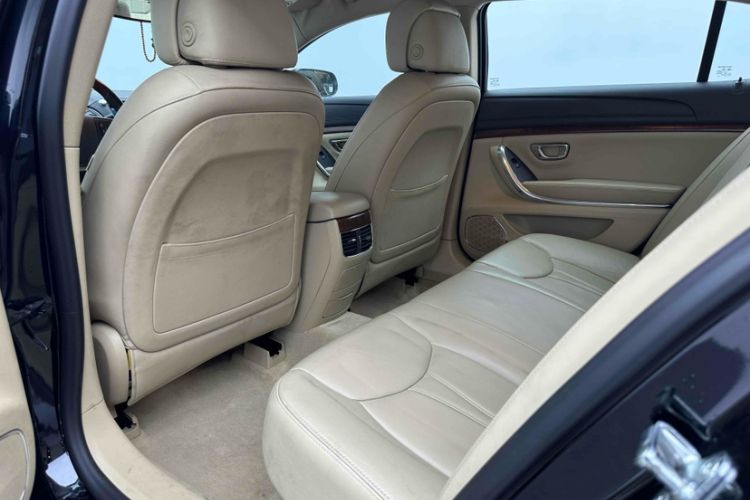 Used Roewe 950 2012 2.0L Elegant Edition Interior 5