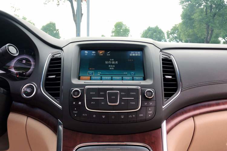 Used Roewe 950 2012 2.4L Luxury Edition Interior 7