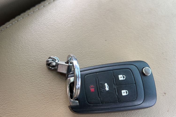Used Roewe 950 2012 2.4L Luxury Executive Edition Interior 8