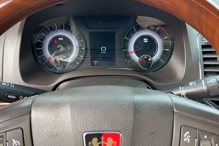 Used Roewe 950 2012 2.4L Luxury Executive Edition Interior 9
