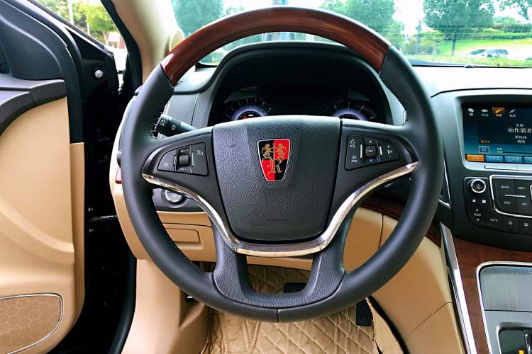 Used Roewe 950 2012 2.4L Luxury Edition Interior 9