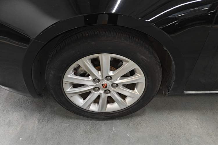 Used Roewe 950 2012 2.0L Elegant Edition Left Front Wheel Hub