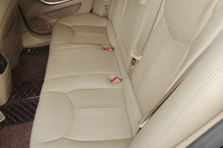 Used Roewe 950 2012 2.0L Comfort Edition Left Rear Seat