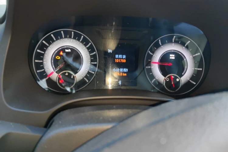 Used Roewe 950 2012 2.4L Luxury Executive Edition Odometer Close Up