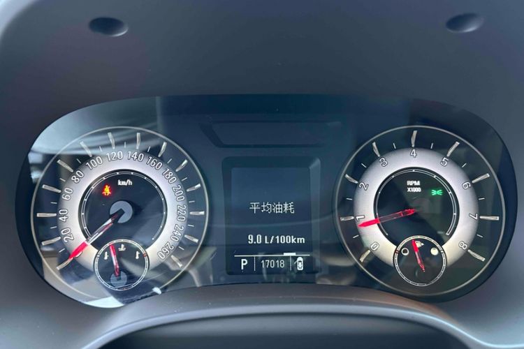Used Roewe 950 2012 2.0L Elegant Edition Odometer Close Up