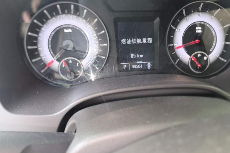 Used Roewe 950 2012 2.0L Comfort Edition Odometer Close Up