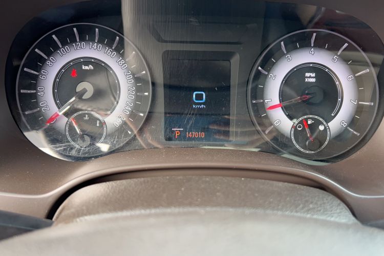 Used Roewe 950 2012 2.4L Luxury Executive Edition Odometer Close Up