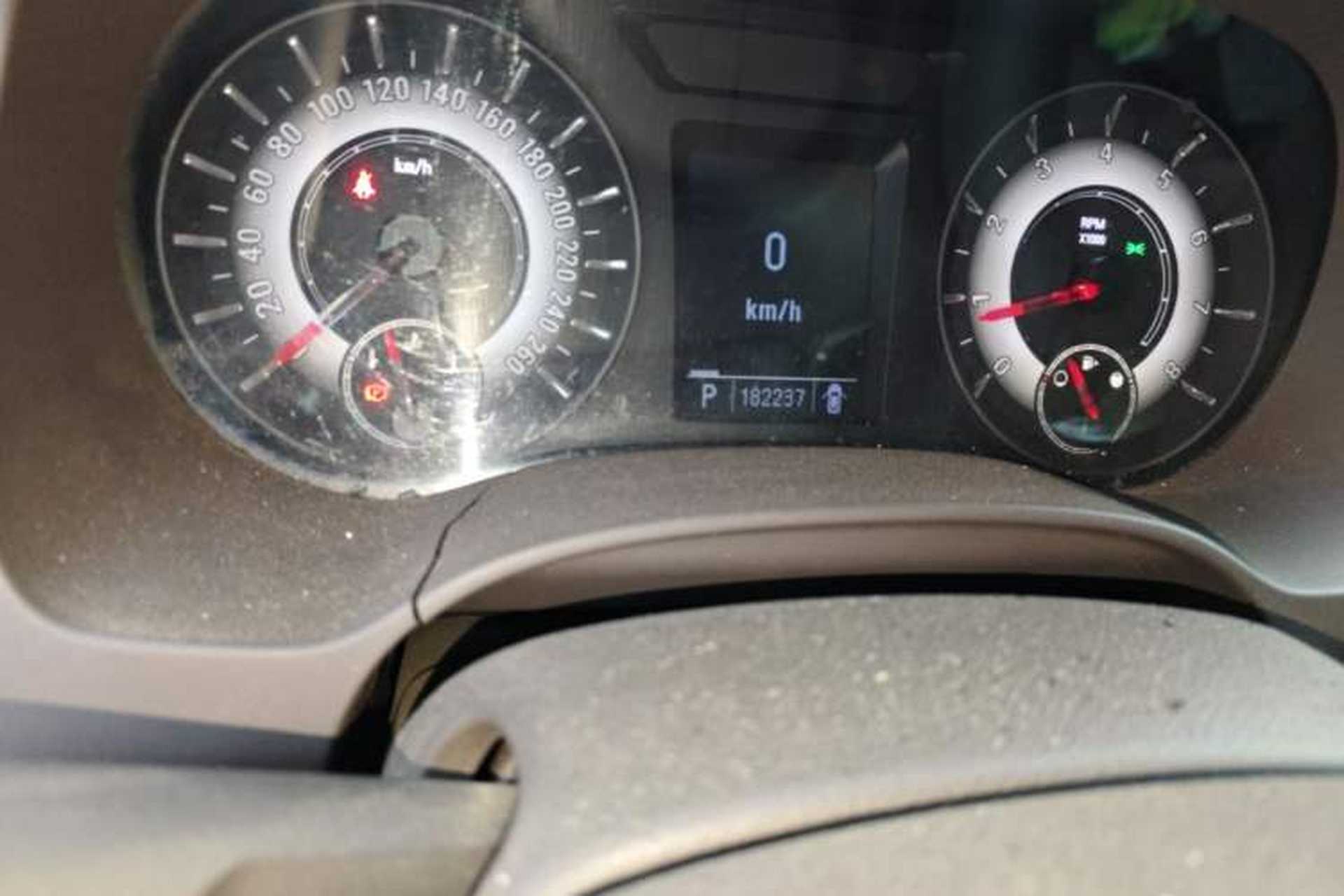Used Roewe 950 2012 2.0L Comfort Edition Odometer Close Up