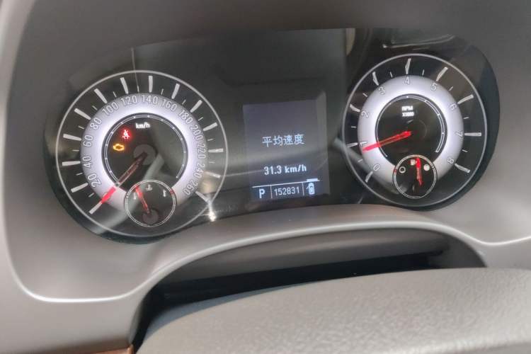 Used Roewe 950 2012 2.4L Luxury Edition Odometer Close Up