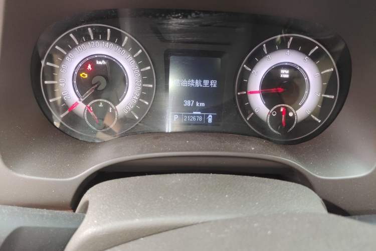 Used Roewe 950 2012 2.0L Comfort Edition Odometer Close Up