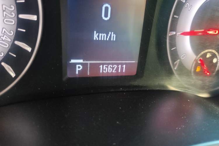 Used Roewe 950 2012 2.4L Luxury Edition Odometer Close Up
