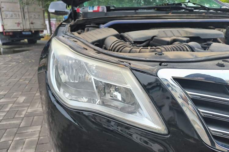 Used Roewe 950 2012 2.0L Comfort Edition Right Front Headlight