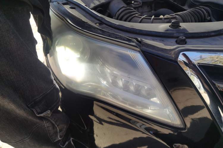Used Roewe 950 2012 2.4L Luxury Executive Edition Right Front Headlight