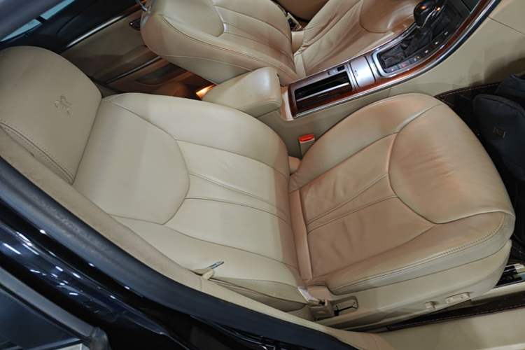 Used Roewe 950 2012 2.0L Elegant Edition Right Front Seat