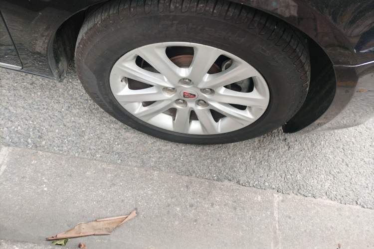 Used Roewe 950 2012 2.4L Luxury Edition Right Front Wheel Hub