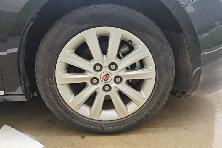 Used Roewe 950 2012 2.4L Luxury Edition Right Front Wheel Hub