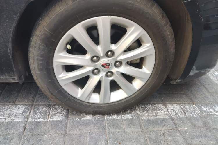 Used Roewe 950 2012 2.0L Comfort Edition Right Front Wheel Hub