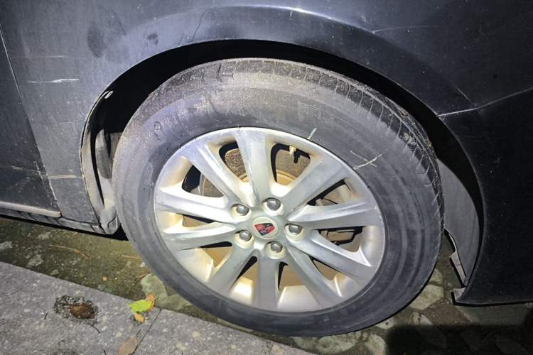 Used Roewe 950 2012 2.0L Comfort Edition Right Front Wheel Hub